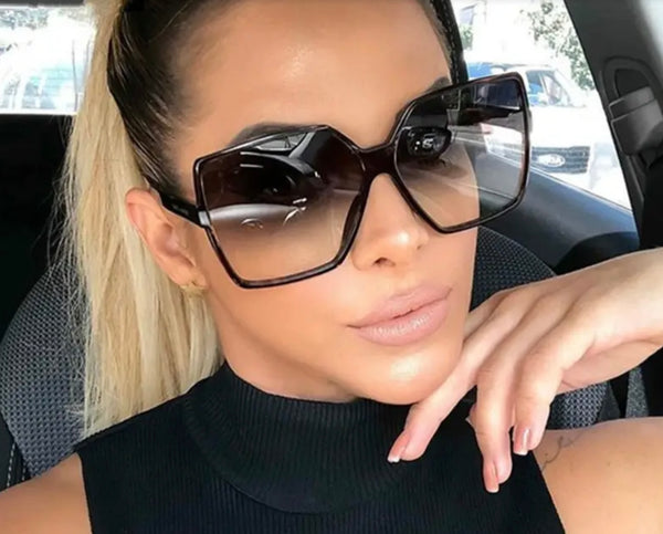 TRENDY SQUARE SUNGLASSES