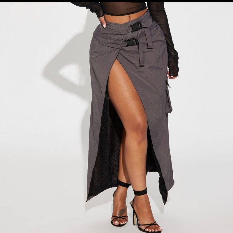 OVER THE EDGE CARGO SKIRT